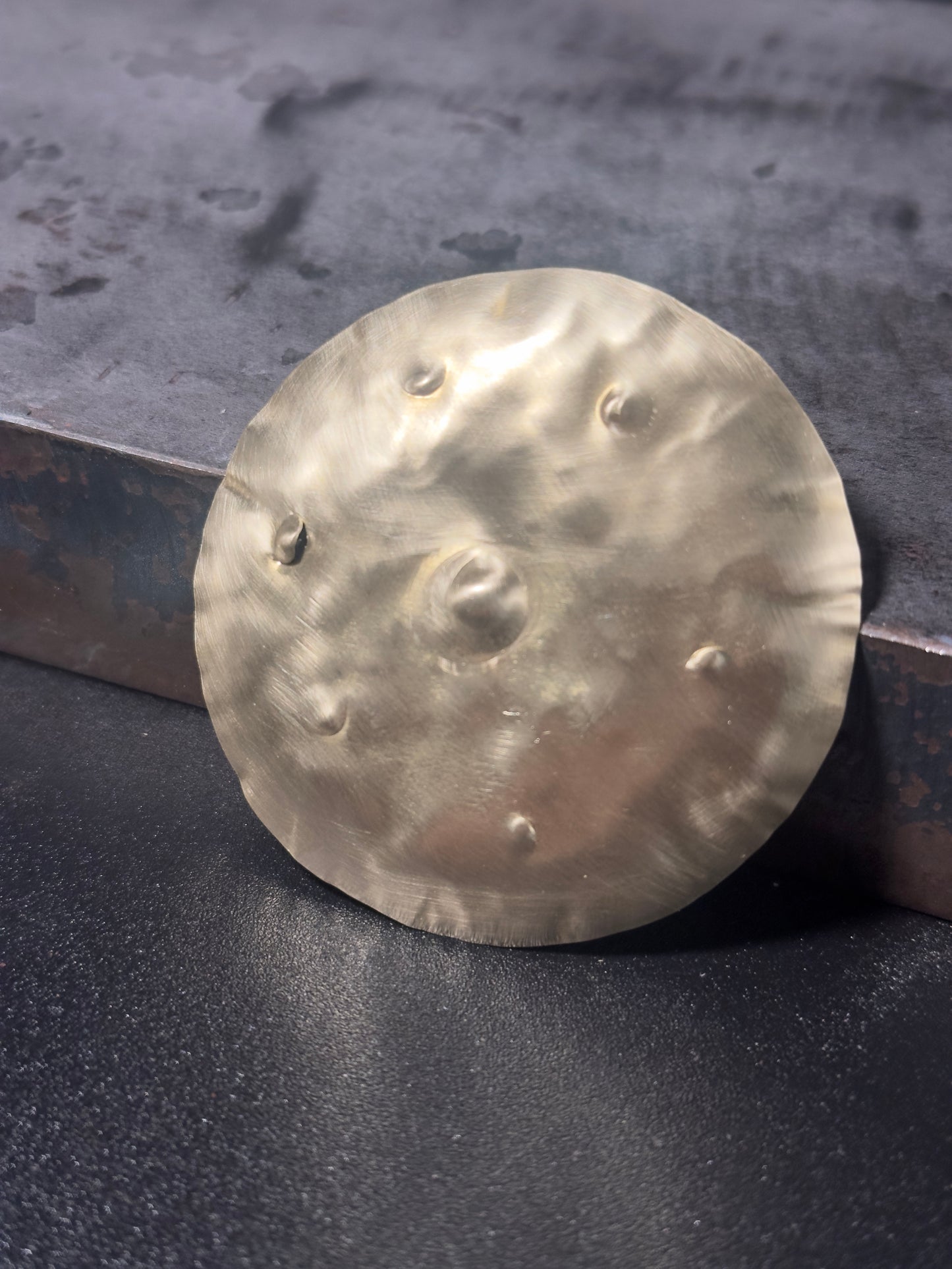 Spilla capezzolo ottone