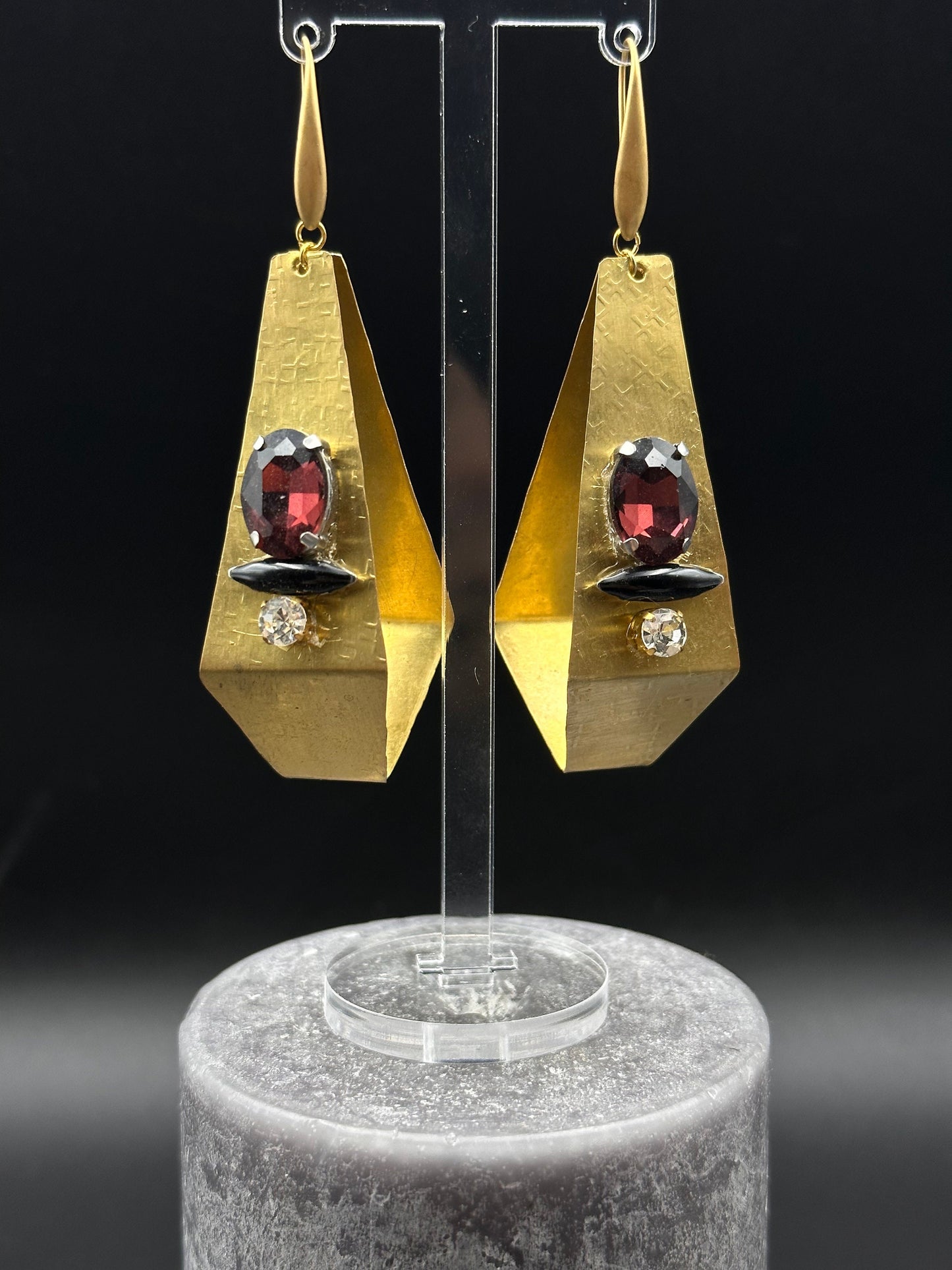 Orecchini ottone con cristalli rossi