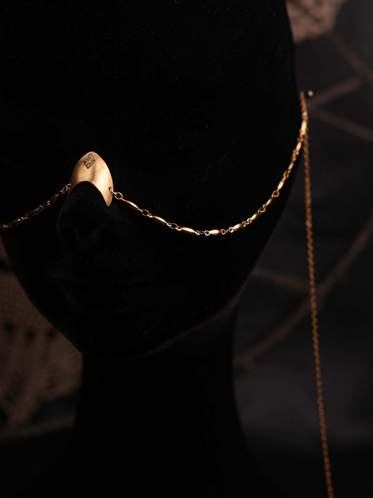 Face chain Ori