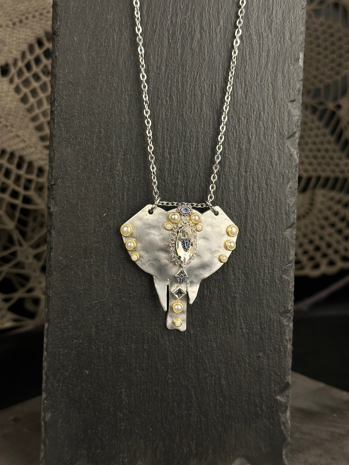 Collana Indira