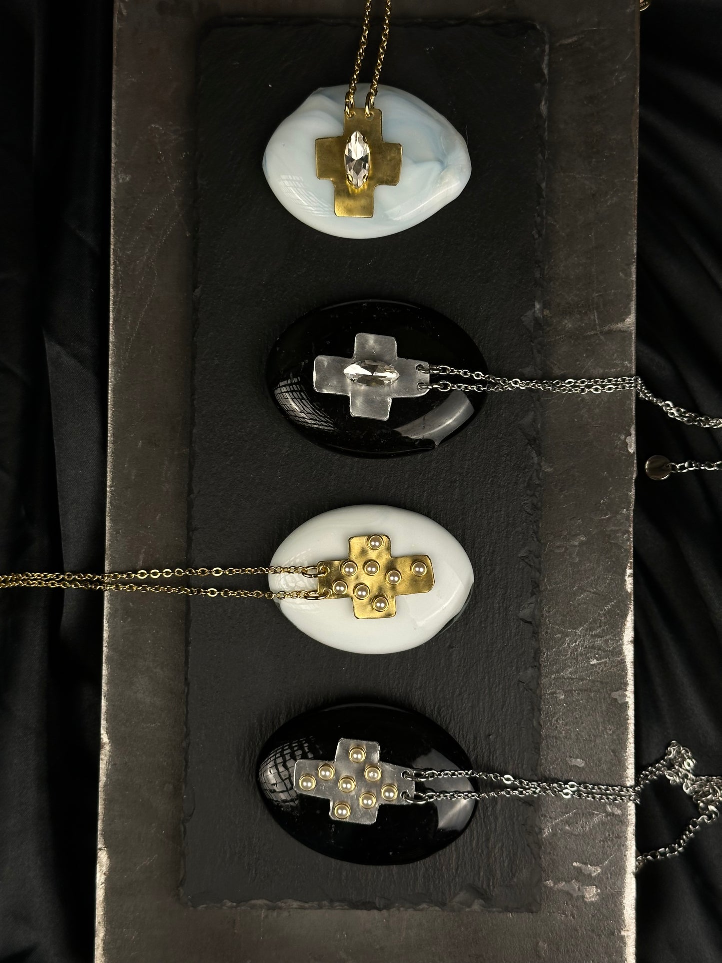 Collana Luxera