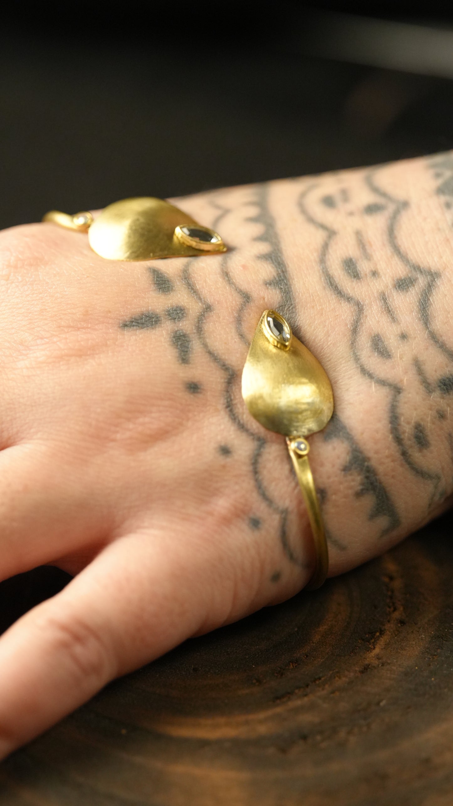 Hand drop