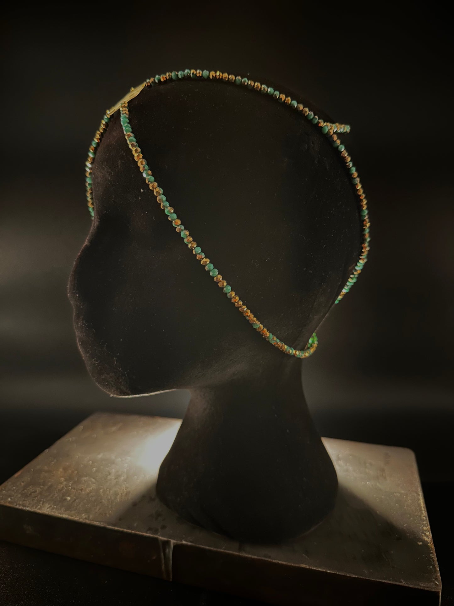 Head chain Nefertiti