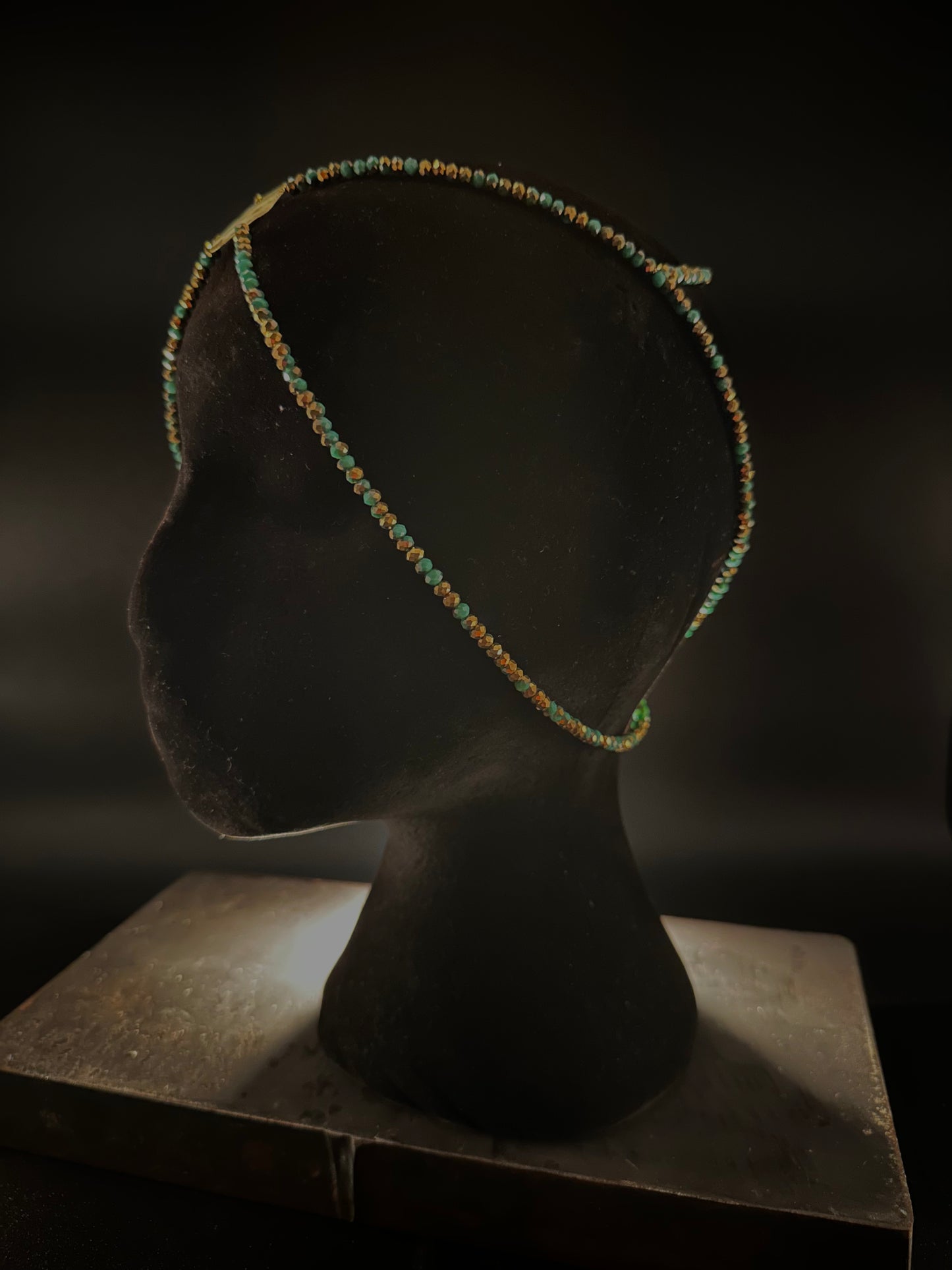 Head chain Nefertiti