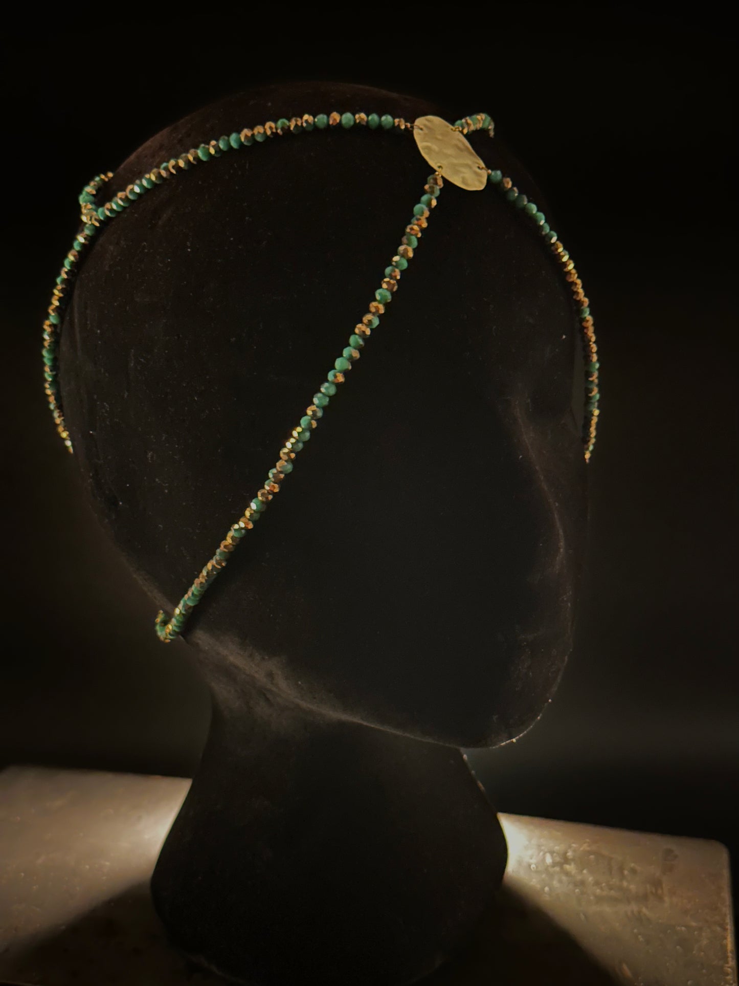Head chain Nefertiti