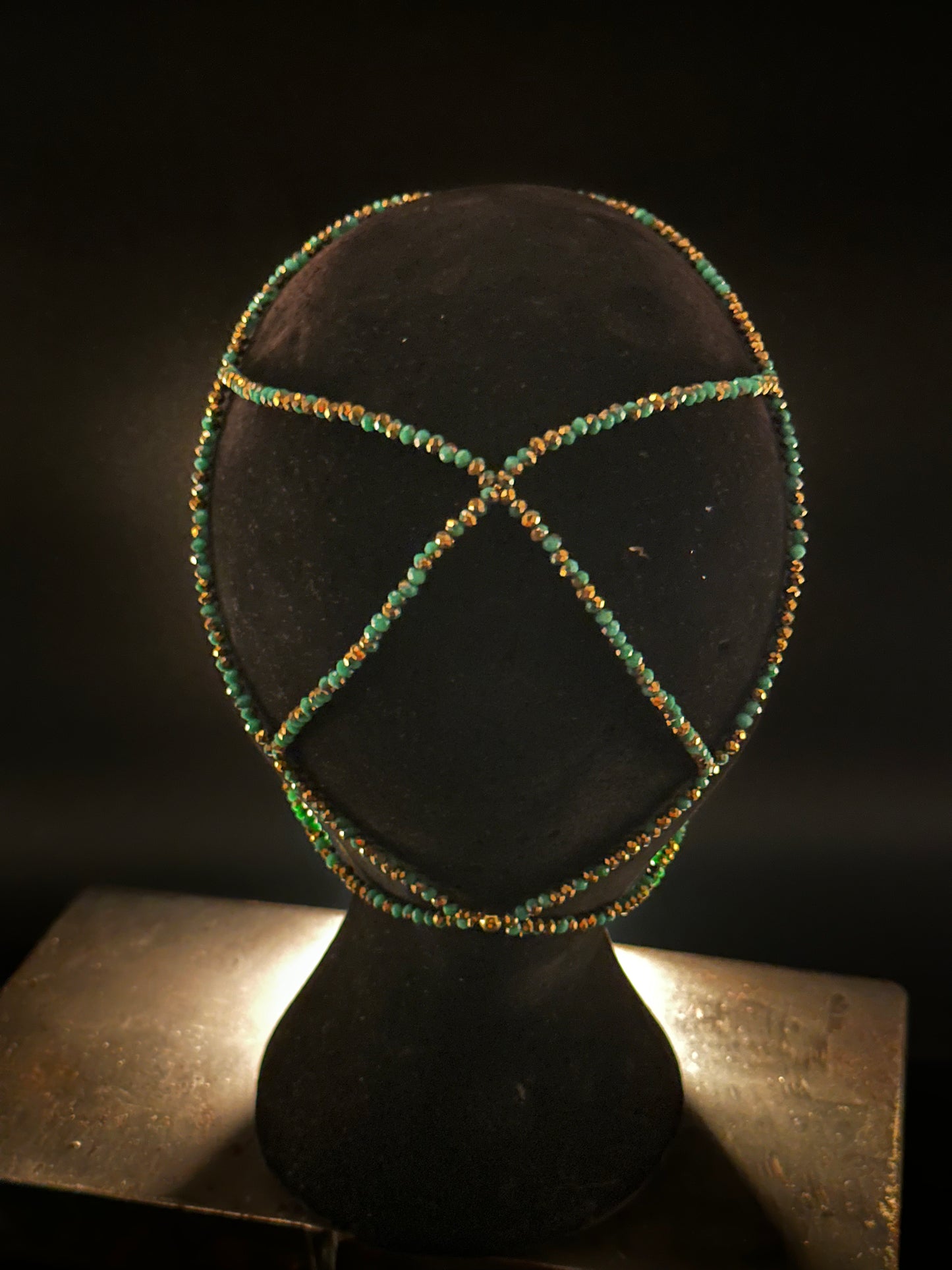 Head chain Nefertiti